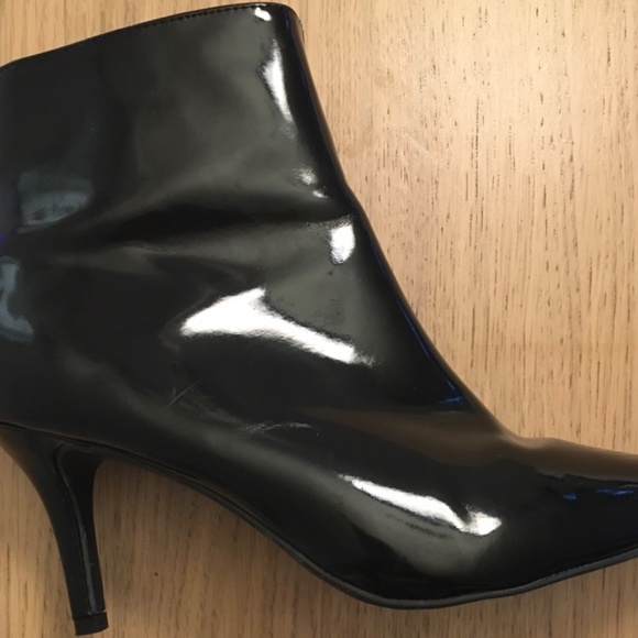 Ankle boots - Picture 2 of 2